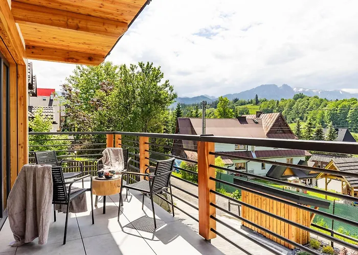 Mountain Base - Milton Bachledzki Wierch 2 * זקופאנה